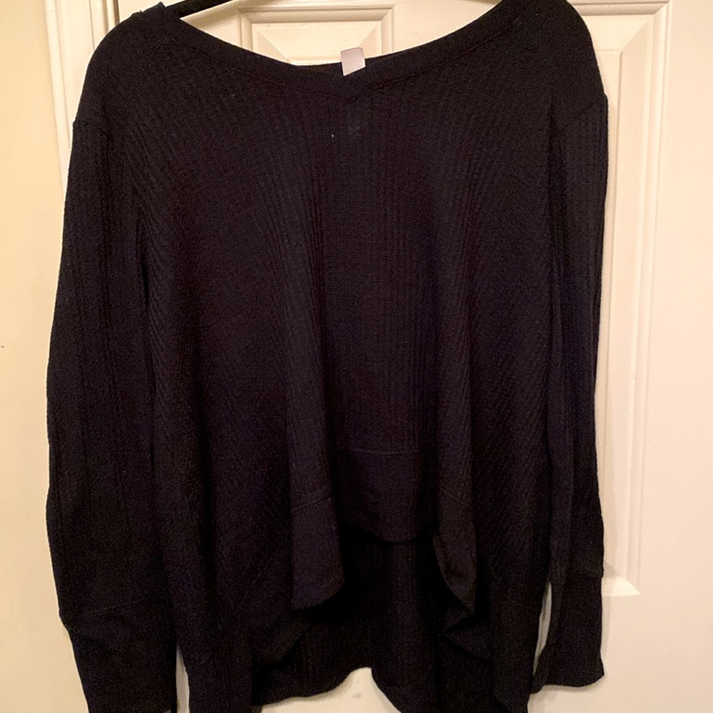 Women’s long sleeve sweater